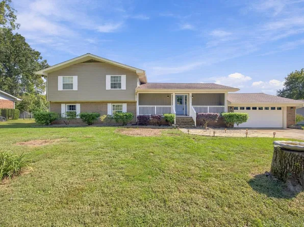 8252 Oxford Dr, Hixson, TN 37343