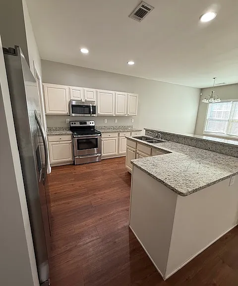 Summit Pointe Apartments — Photo 36
