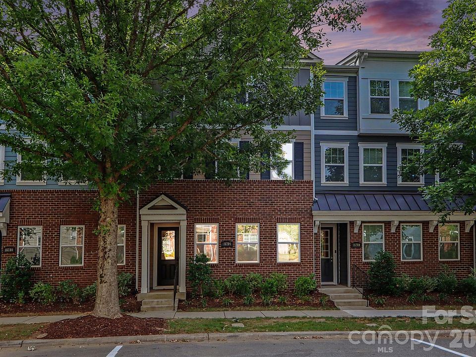 1st image of 16704 Summers Walk Blvd #27