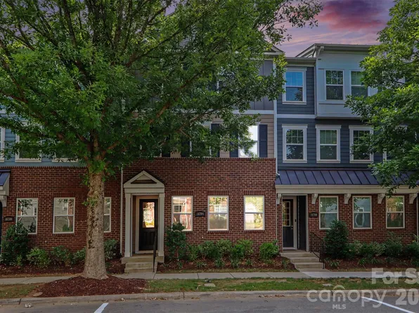 16704 Summers Walk Blvd #27, Davidson, NC 28036