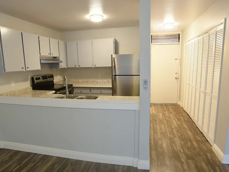 Sunset Terrace — Photo 26