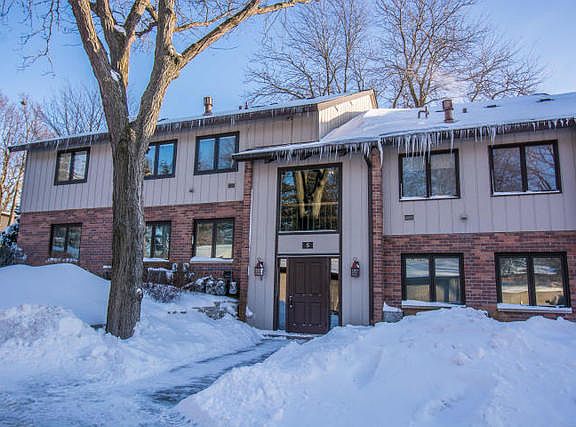 4th image of 1070 S Lake Shore Dr #5-B1