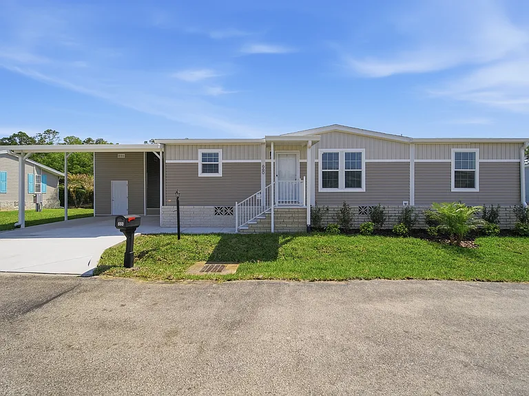 Royal Palm Village — Photo 36