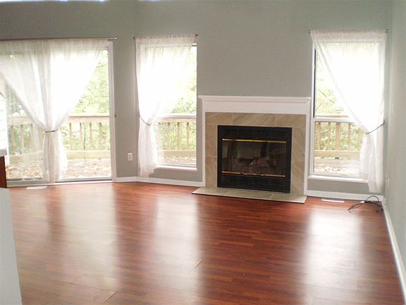 5th image of 1910 E Bay Pointe Dr