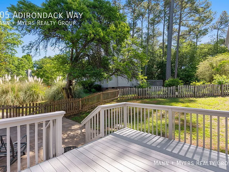 305 Adirondack Way — Photo 37