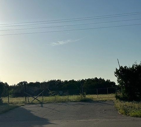 4th image of 401 S Fm 116
