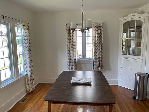 Welcoming dining room