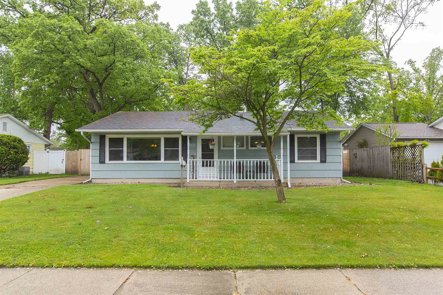 3426 Oxford Ln photo 1