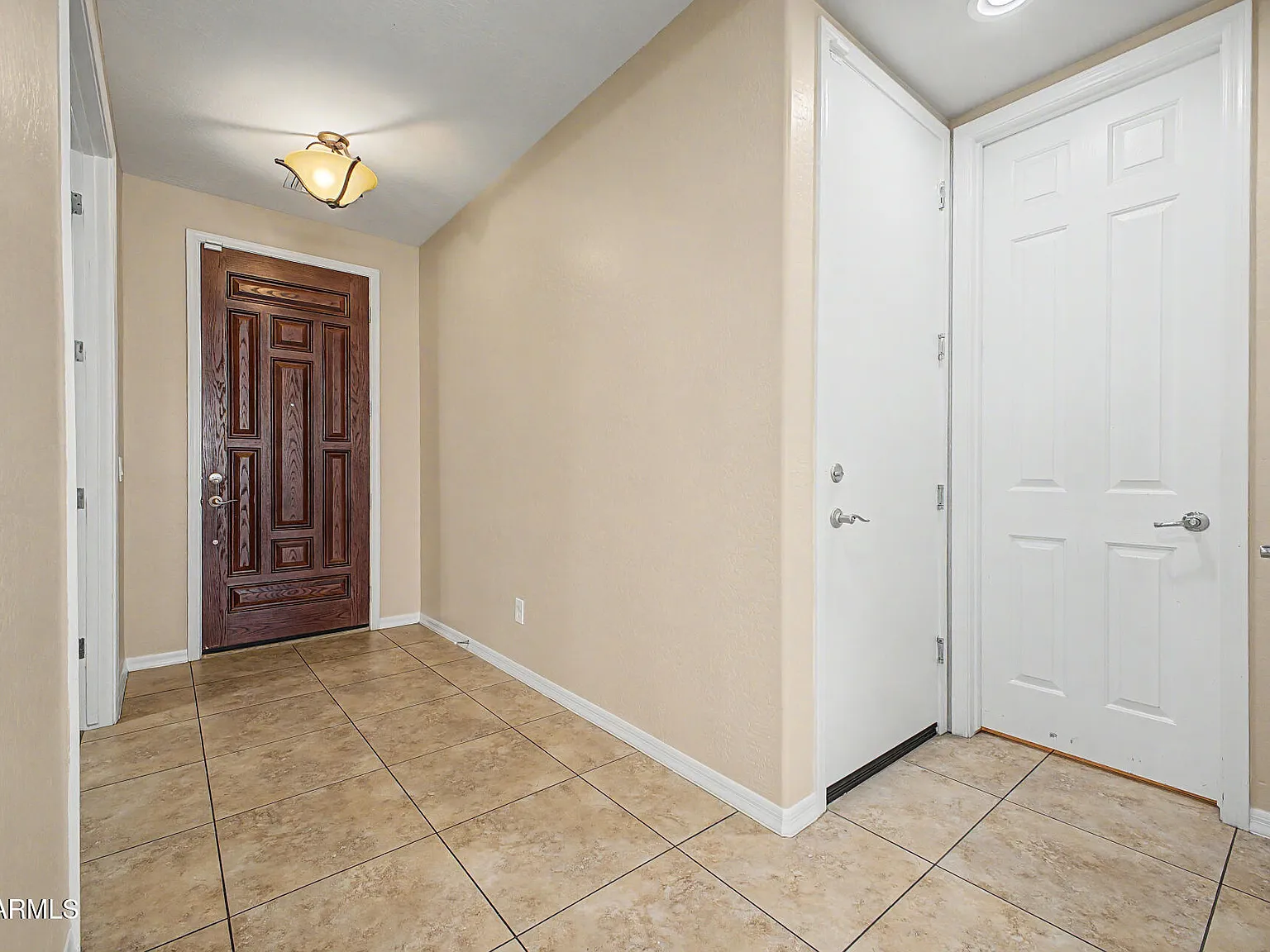 5 bed, 3.0 bath, 3292 sqft, $3,295 — Photo 4