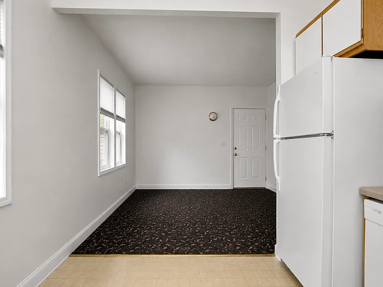 2 S New St #2 — Photo 3