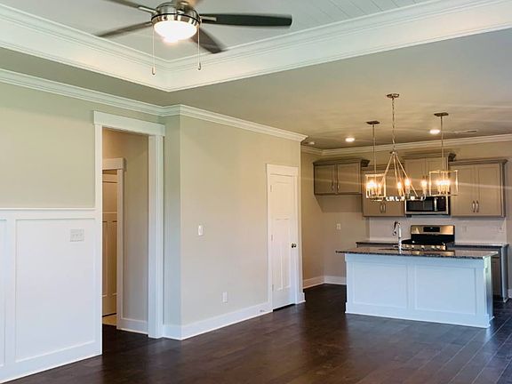 4th image of 131 Caspian Ln