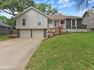 1112 SW 22nd St, Blue Springs, MO 64015