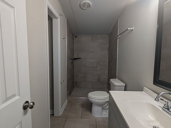 4th image of 1116 Parker St