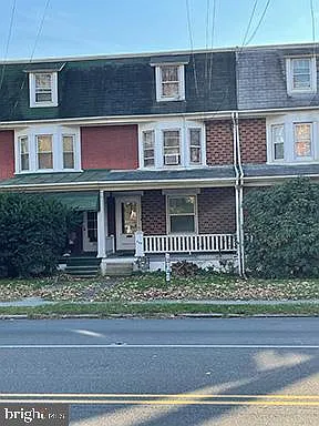 260 E Penn Ave photo 1