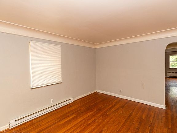 3rd image of 7107 Eastlawn Dr