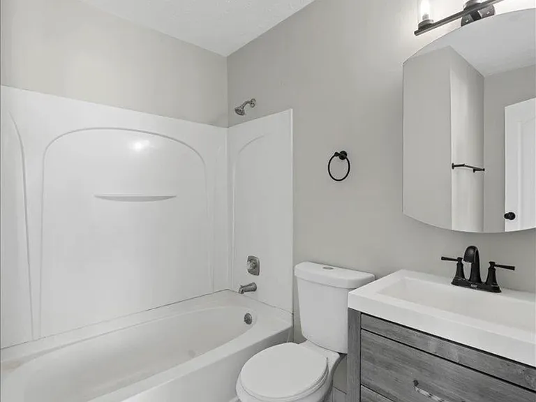 2382 W North Bend Rd #4 — Photo 3