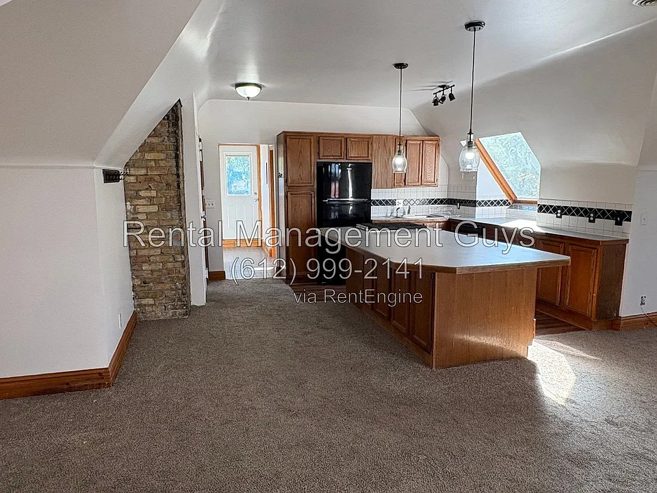 2647 Girard Ave S #3