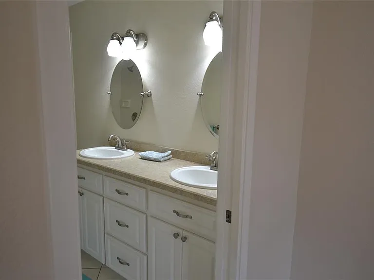 605 Lennox Rd W — Photo 15