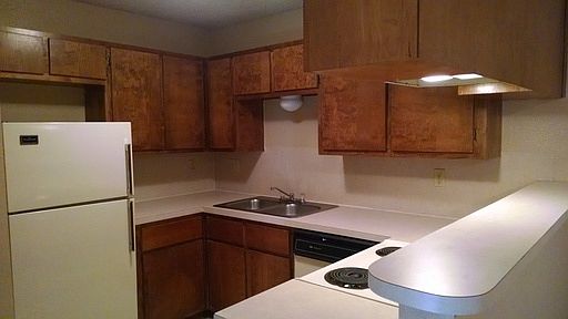 3rd image of 1605 N Main St APT H
