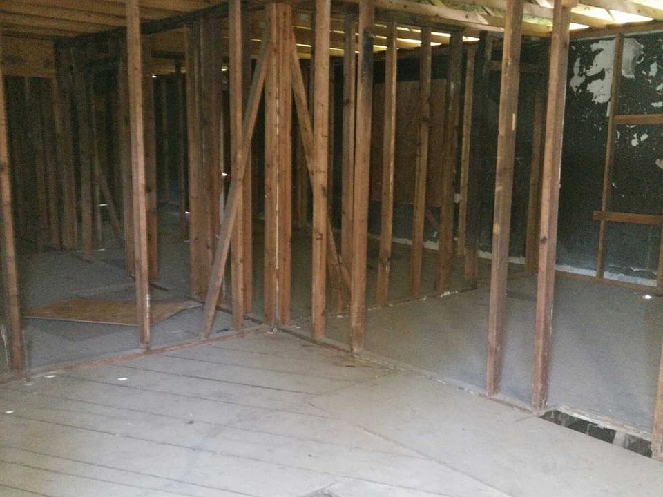 2nd image of 711 Jones Ave NW