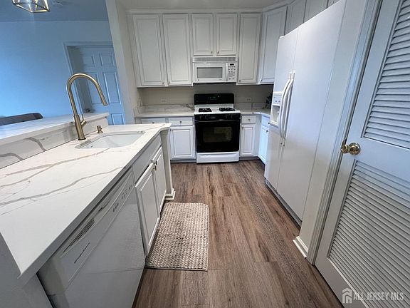 5th image of 358 Rector St APT 707