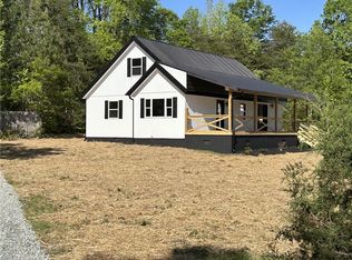 8026 County Line Rd, Liberty, NC 27298