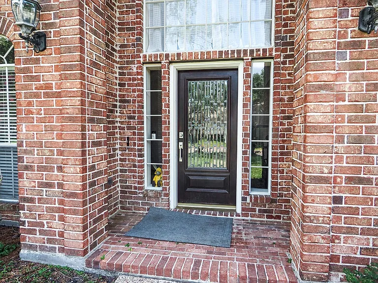 19911 Sky Hollow Ln — Photo 3
