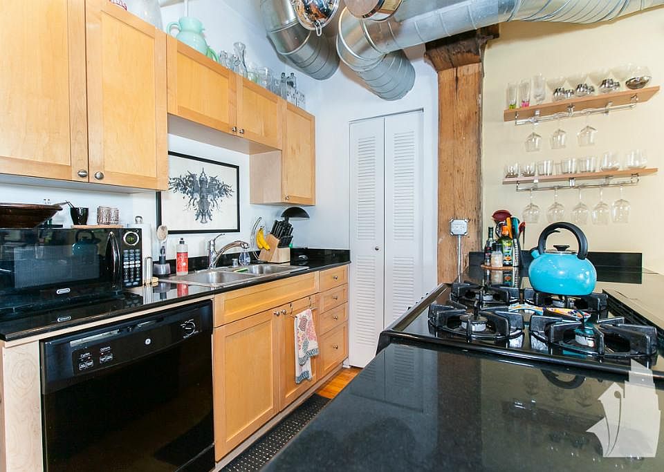 1st image of 1735 W Diversey Pkwy APT 106