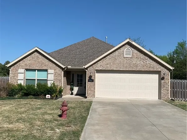 662 Bison Run St, Farmington, AR 72730