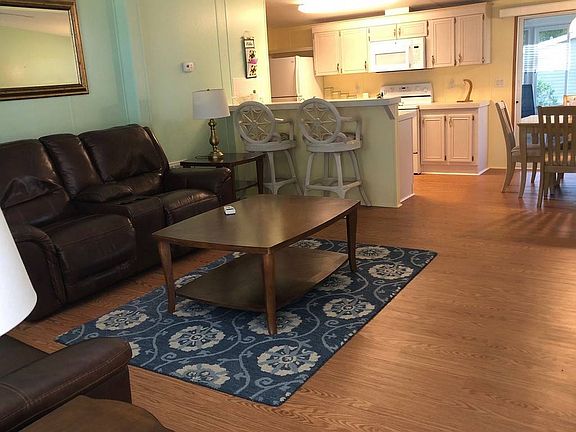 2nd image of 211 Tradewind Ct