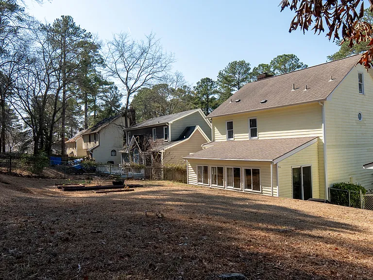864 Hilton Dr — Photo 30