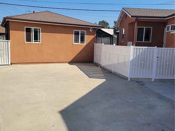 3rd image of 10503 Oberon St