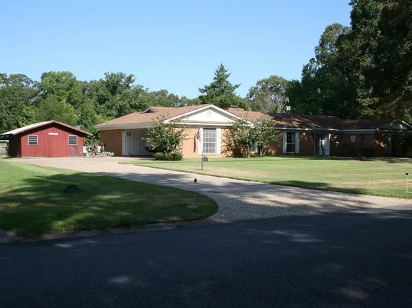 1402 Cedar St, Crossett, AR 71635