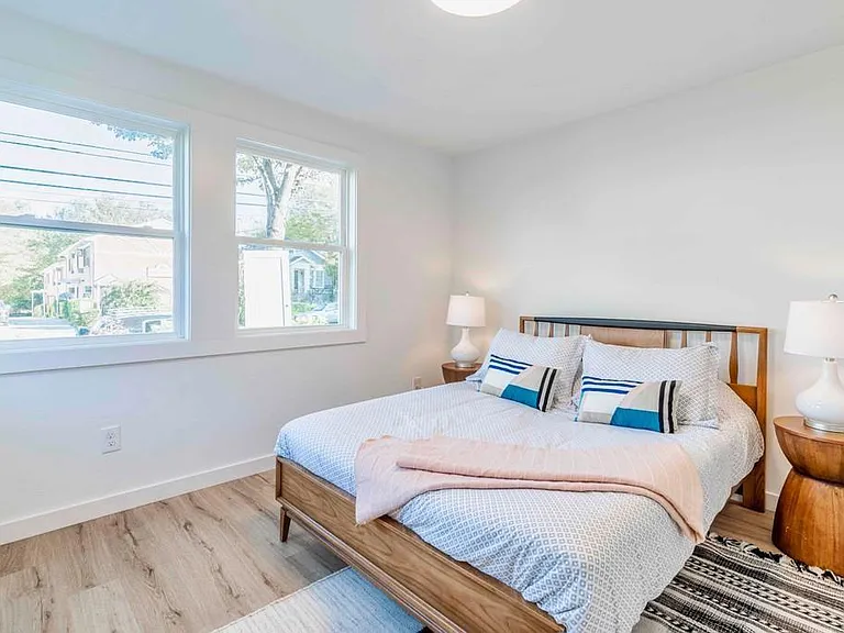 1015 Greenwood Ave NE #6 — Photo 13