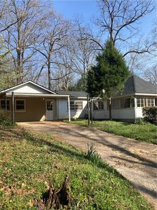 647 Oliver St NW, Pine Lake, GA, 30318