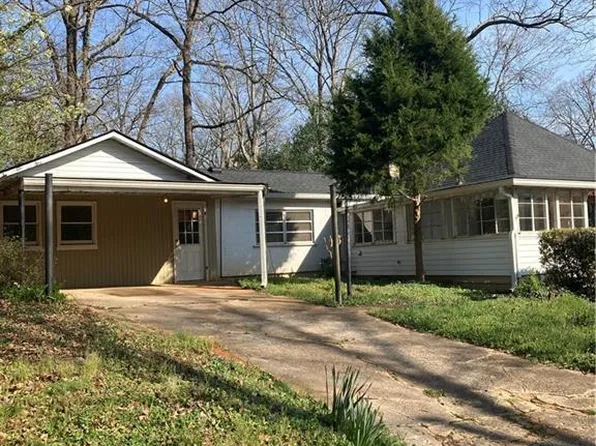 647 Oliver St NW, Pine Lake, GA 30318