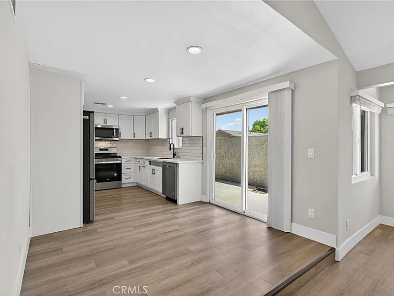 8416 Burnet Ave #7 — Photo 8