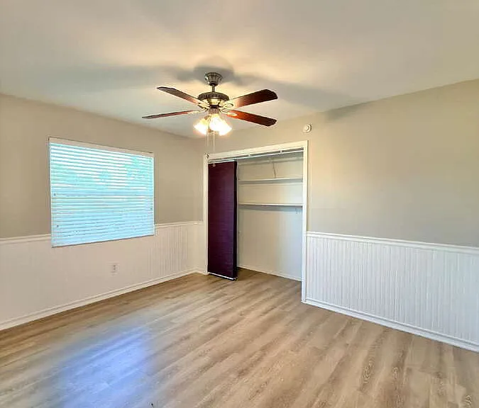 2426 Woodland Blvd — Photo 32