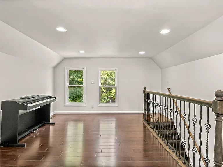 17130 Beck Rd — Photo 24