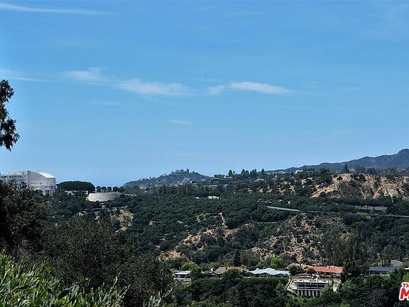 4th image of 981 Linda Flora Dr