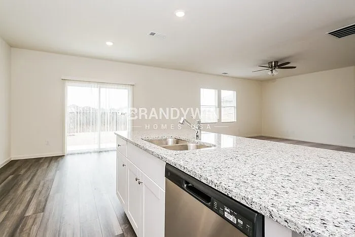 8256 Muscovy Dr — Photo 9