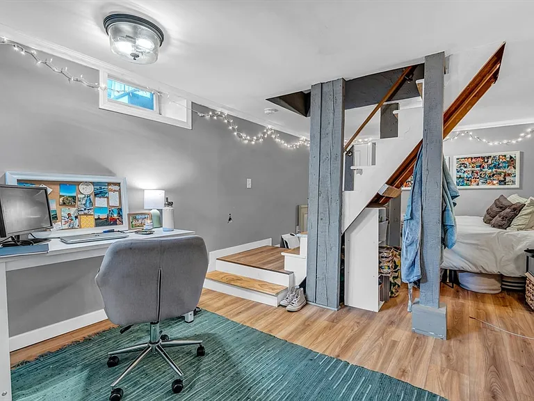 176 Emerson St — Photo 12