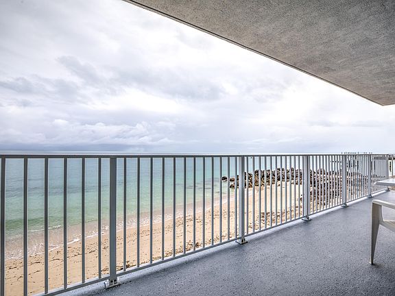 4th image of 201 E Ocean Dr #1-105