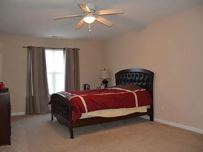 1066 Kingston Grove Dr — Photo 3