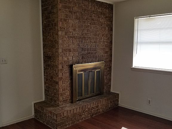 3rd image of 1214 N Nail Pkwy