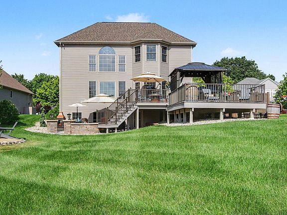 3rd image of 97 Muirfield Dr