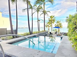 25 15th Pl, Long Beach, CA 90802