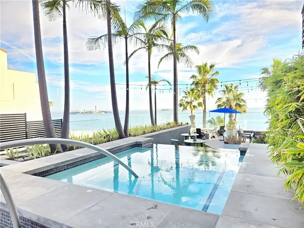 25 15th Pl, Long Beach, CA 90802