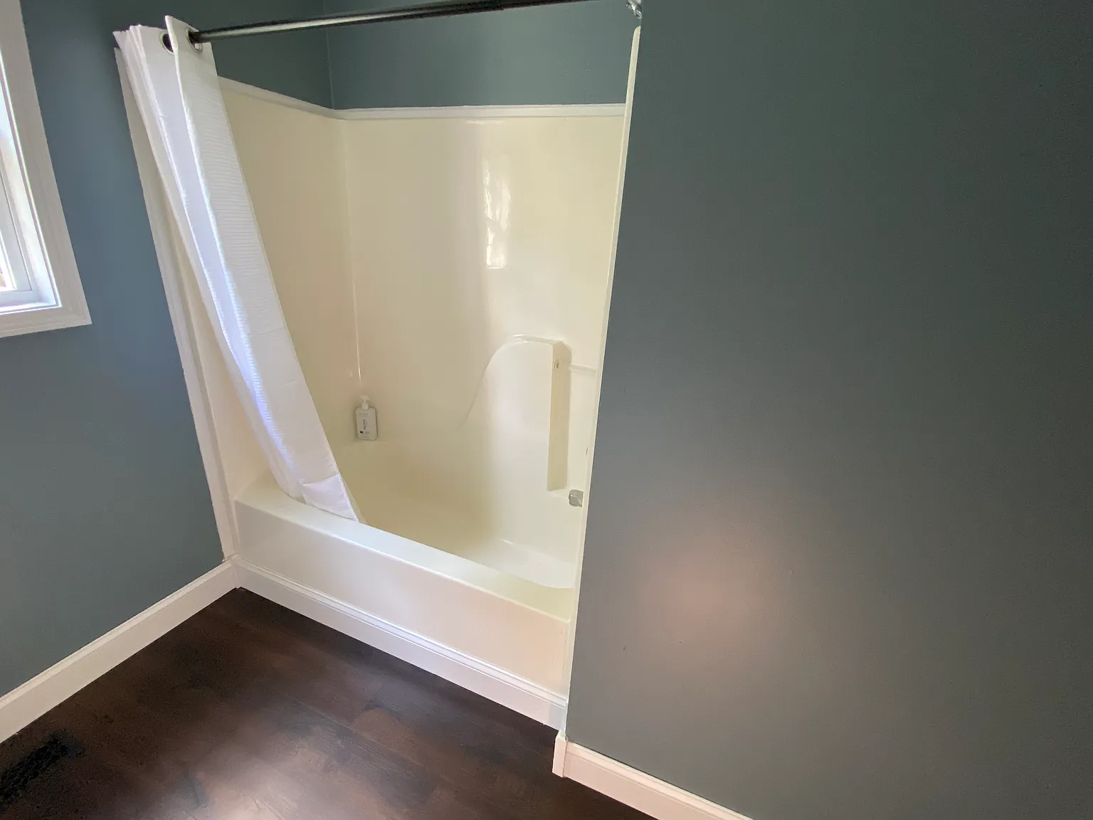 4 bed, 1882 sqft, $2,500 — Photo 3