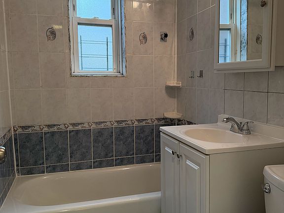 5th image of 1549 Central Park Ave APT G2